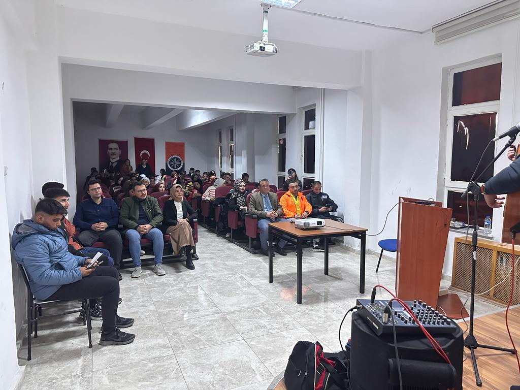 POSOF MYO'DA SEMİNER VE MÜZİK DİNLETİSİ ETKİNLİĞİ GERÇEKLEŞTİ